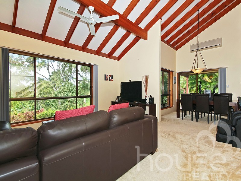 11 Nawalla Court, Karana Downs QLD 4306