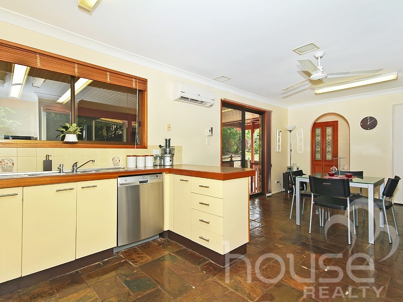 11 Nawalla Court, Karana Downs QLD 4306