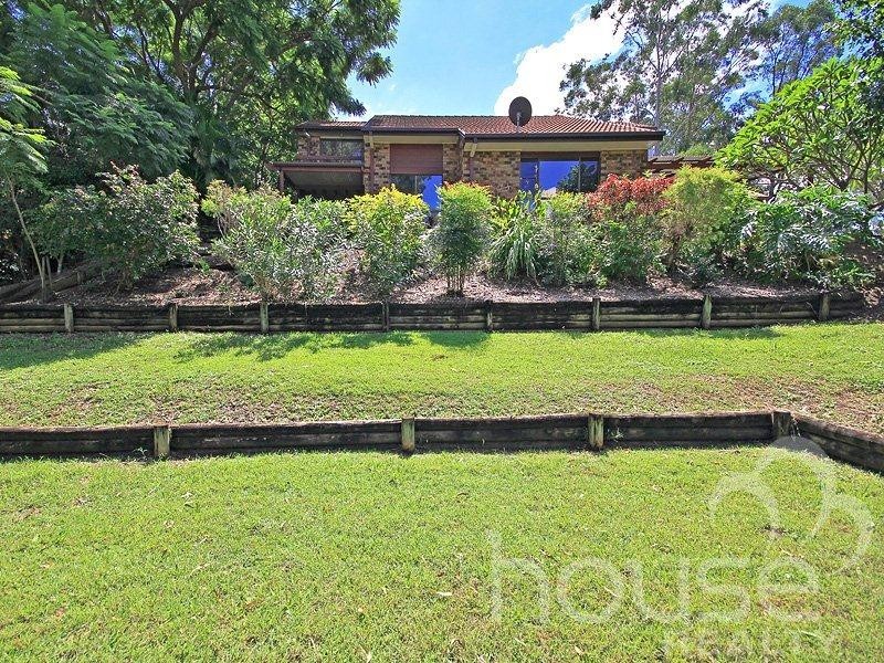 11 Nawalla Court, Karana Downs QLD 4306