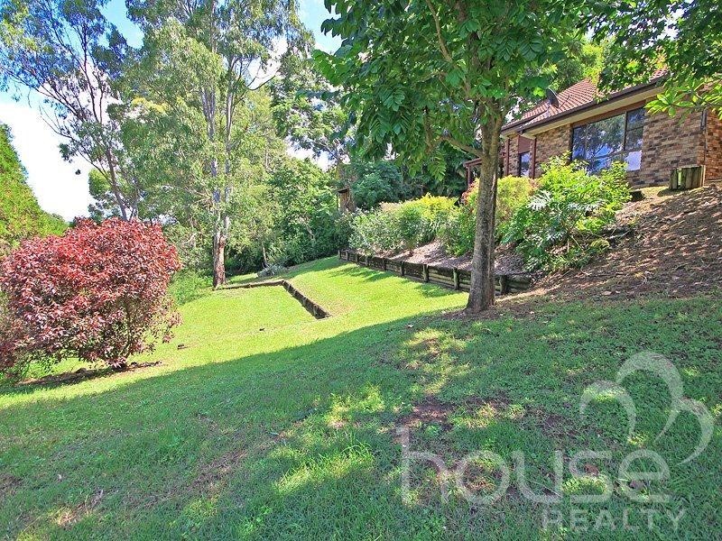 11 Nawalla Court, Karana Downs QLD 4306