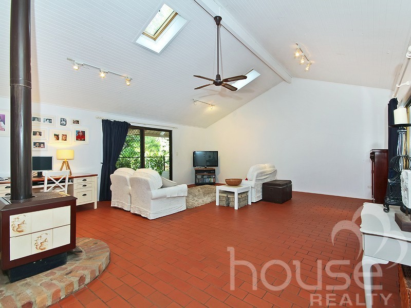 10 Islandview Street, Barellan Point QLD 4306