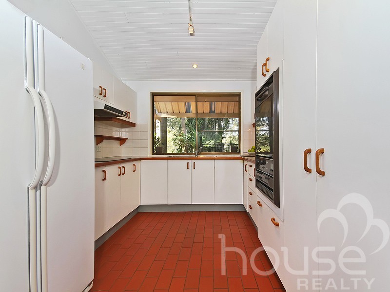 10 Islandview Street, Barellan Point QLD 4306