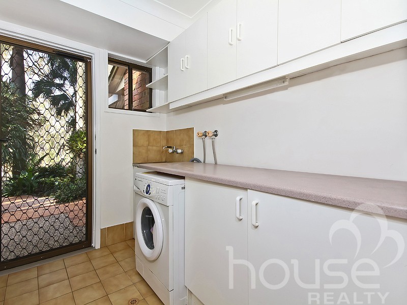 10 Islandview Street, Barellan Point QLD 4306