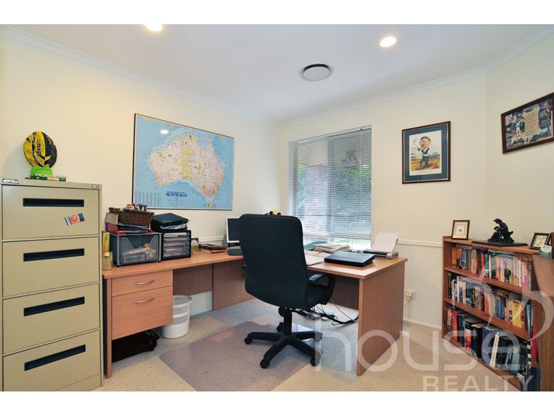 26 Islandview Street, Barellan Point QLD 4306