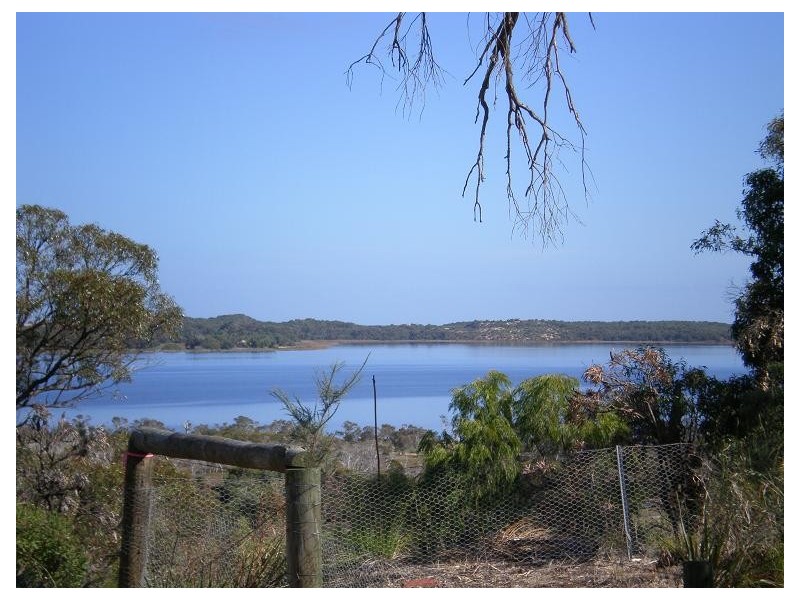 19 Wildflower Way, Leschenault WA 6233