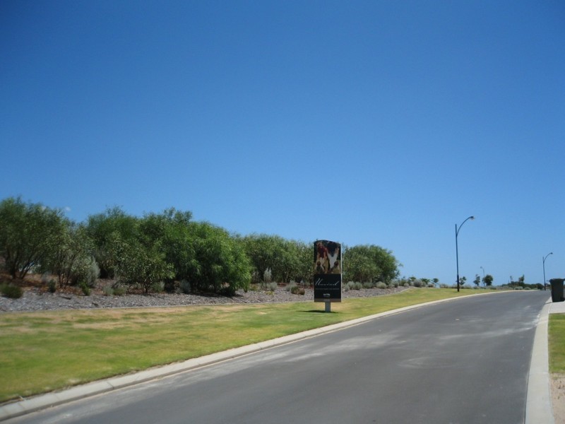 17 Naroona Drive, Dalyellup WA 6230