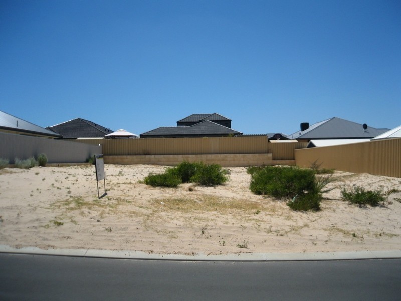 17 Naroona Drive, Dalyellup WA 6230