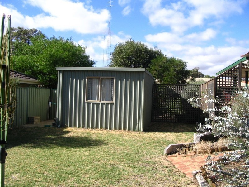 2 Harlequin Gardens, Eaton WA 6232