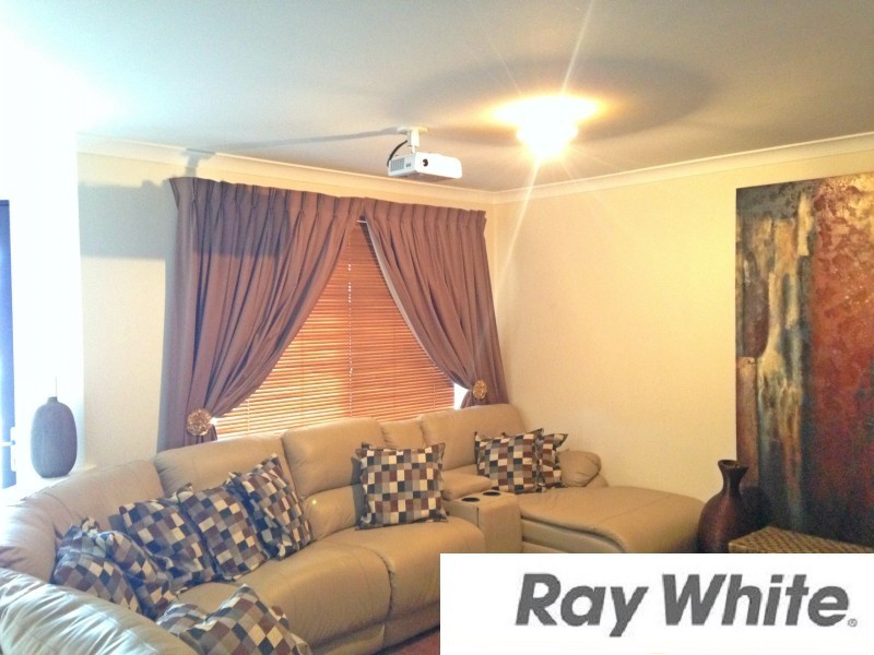 17 Claymore Loop, Dalyellup WA 6230