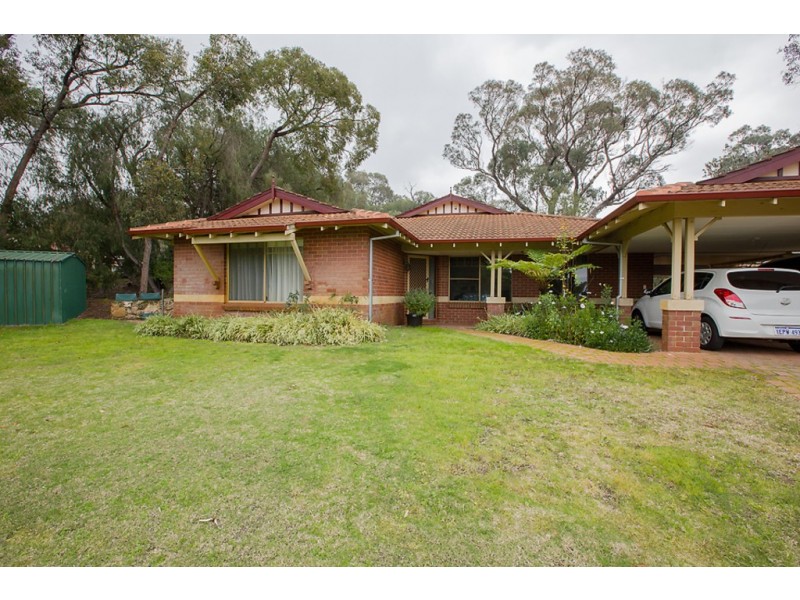 11 Little Place, Leschenault WA 6233
