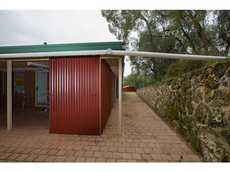 11 Little Place, Leschenault WA 6233