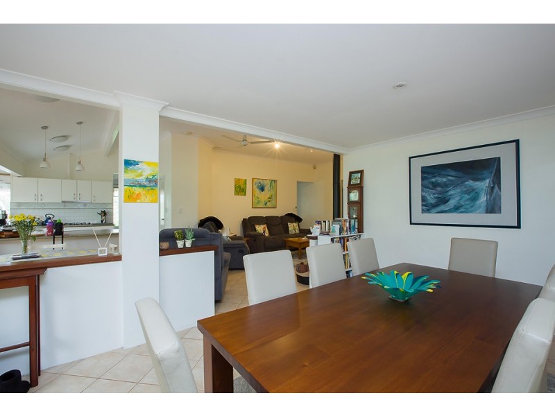 11 Little Place, Leschenault WA 6233