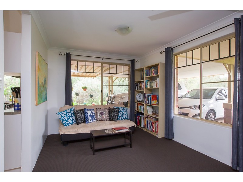 11 Little Place, Leschenault WA 6233