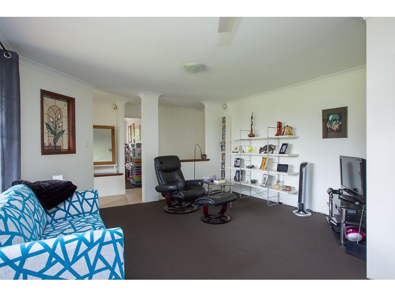 11 Little Place, Leschenault WA 6233