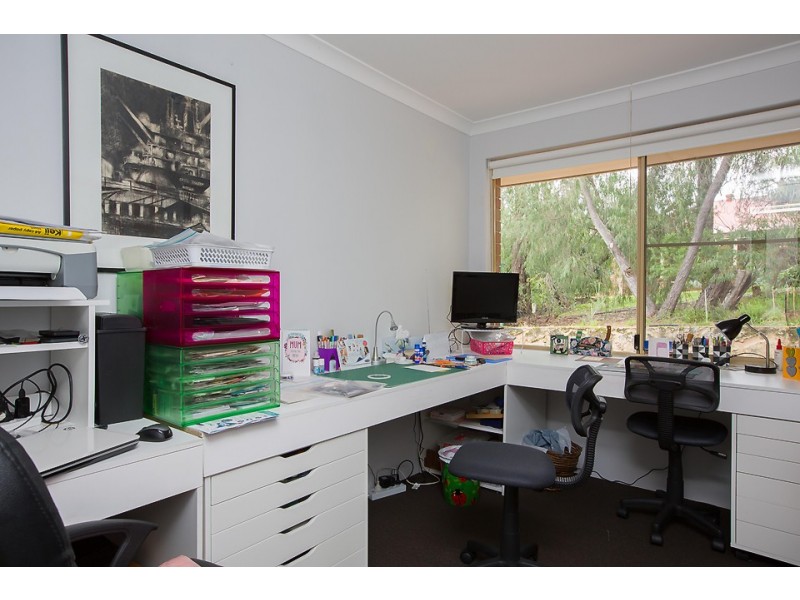 11 Little Place, Leschenault WA 6233