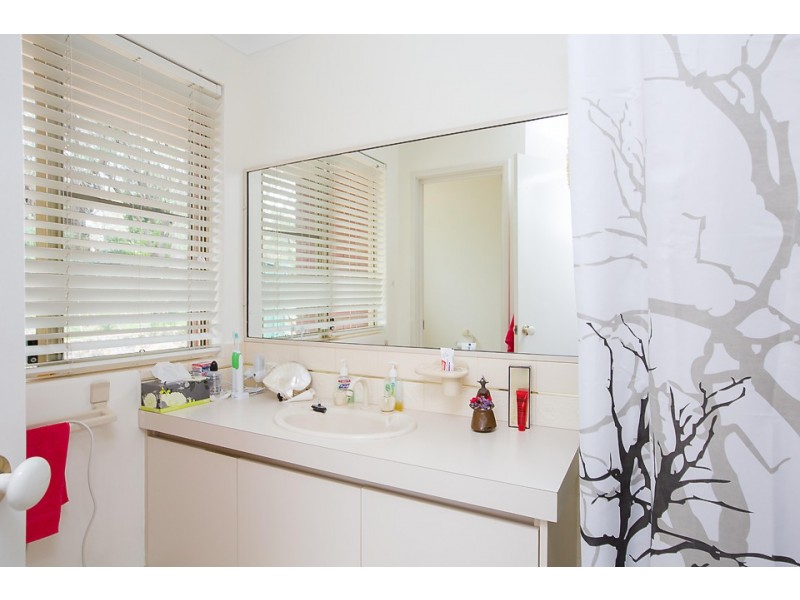 11 Little Place, Leschenault WA 6233