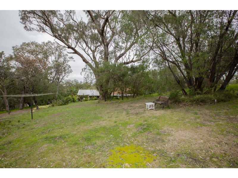 11 Little Place, Leschenault WA 6233