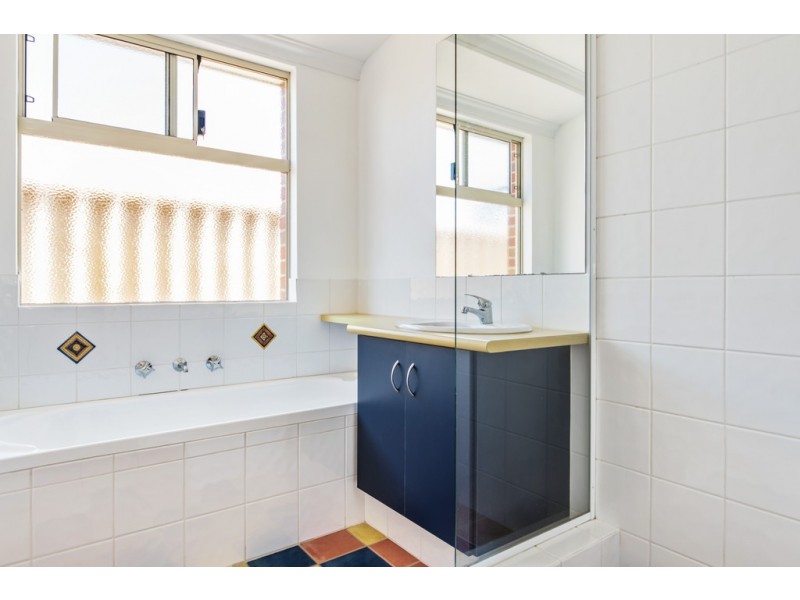 34 Possum Way, College Grove WA 6230