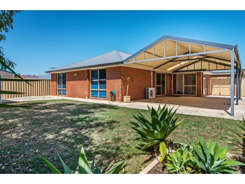 34 Possum Way, College Grove WA 6230