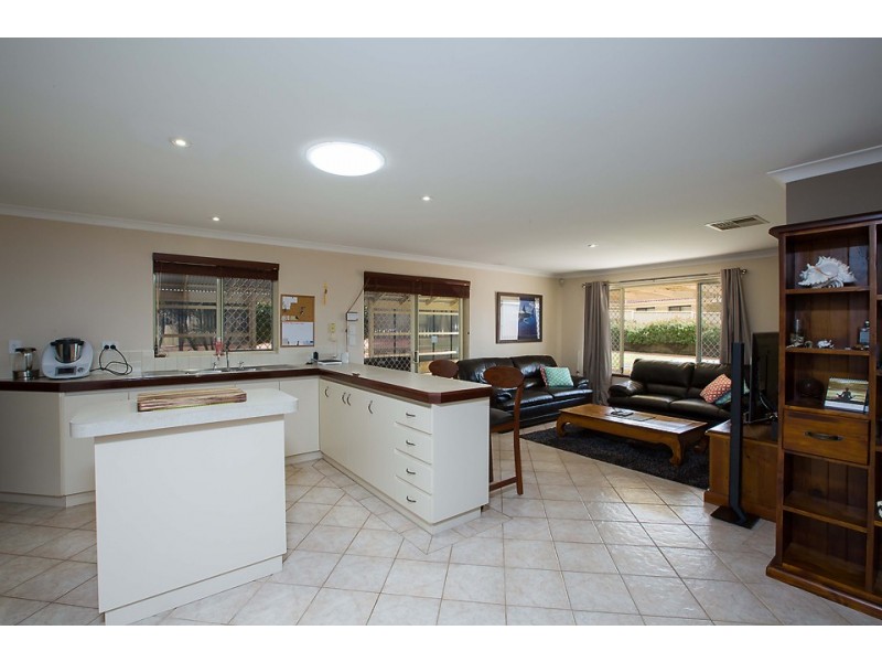 8 Arabian Gardens, Eaton WA 6232