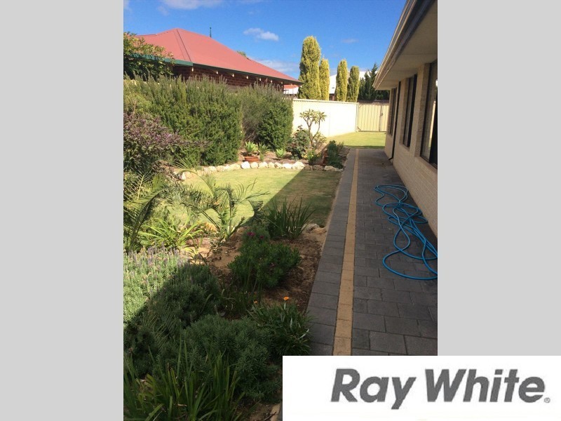 15 Samrose Road, Dalyellup WA 6230