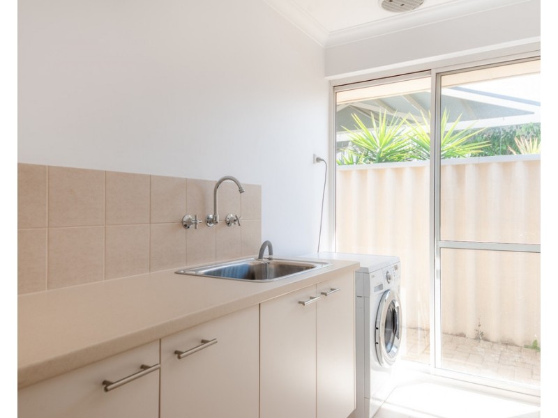 8 Claymore Loop, Dalyellup WA 6230
