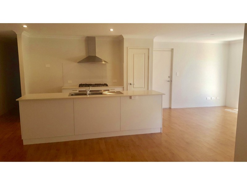 13 Advance Road, Dalyellup WA 6230