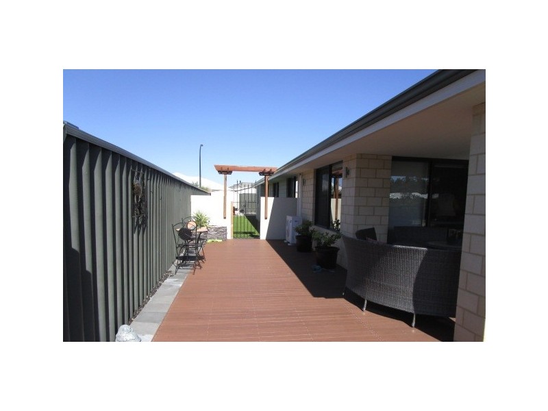 30 Lewana Approach, Dalyellup WA 6230