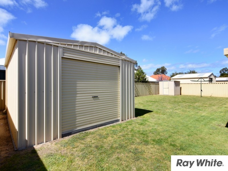 9 Pungura Road, Dalyellup WA 6230