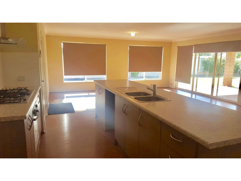 13 Pluto Drive, Australind WA 6233