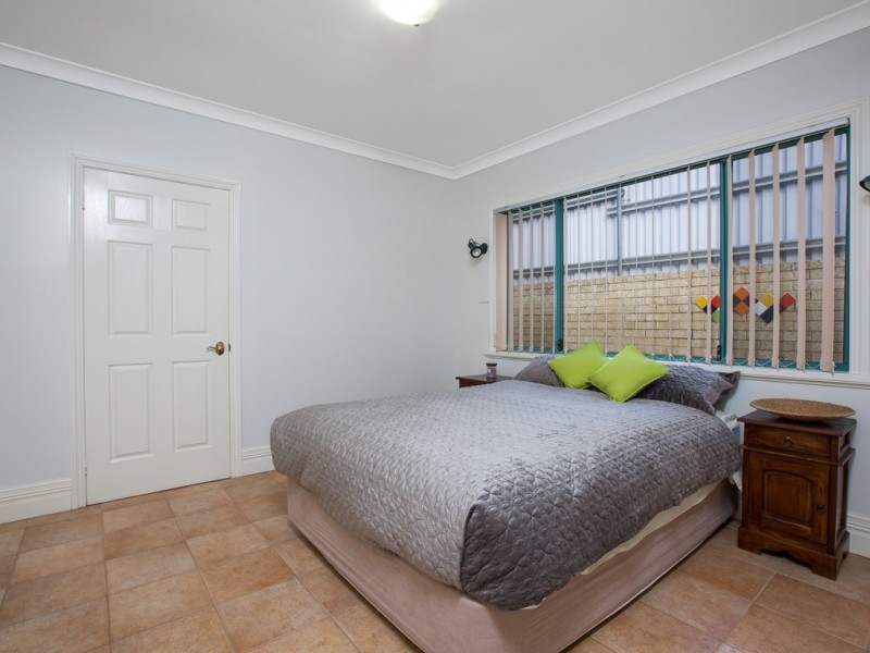 16 Trinity Rise, College Grove WA 6230