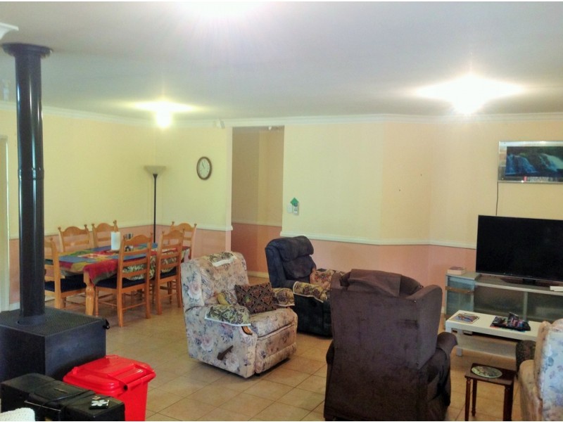 35 Tributary Place, Leschenault WA 6233