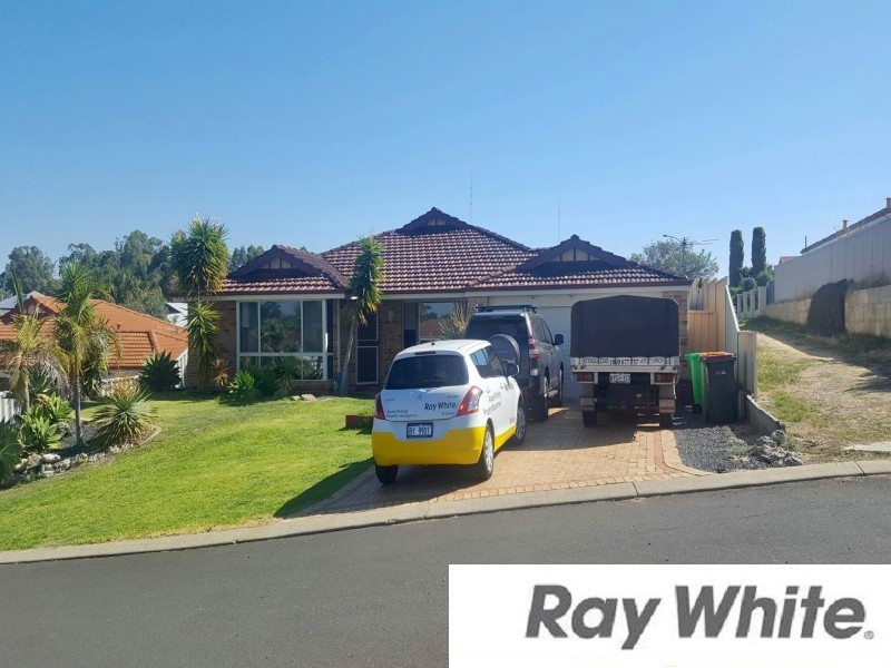 17 Darwin Way, College Grove WA 6230