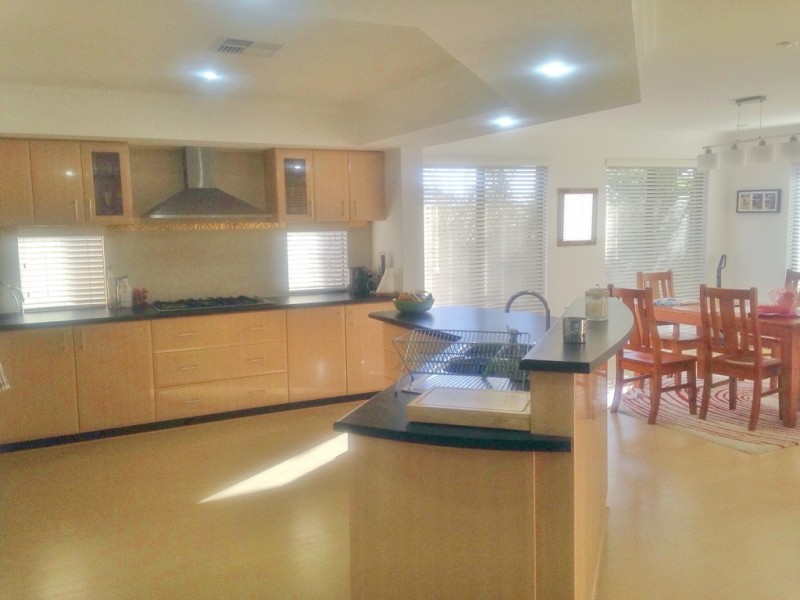 18 Sapphire Road, Dalyellup WA 6230