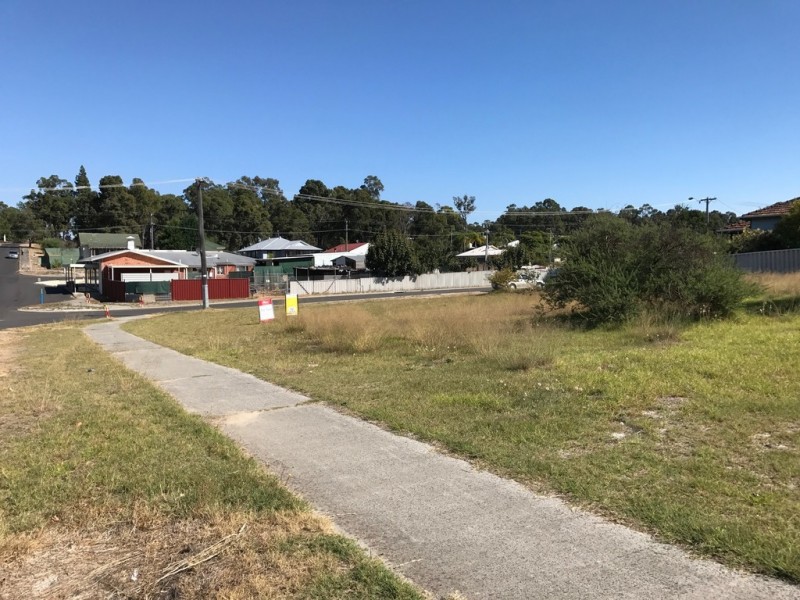 37 Moore Street, Collie WA 6225