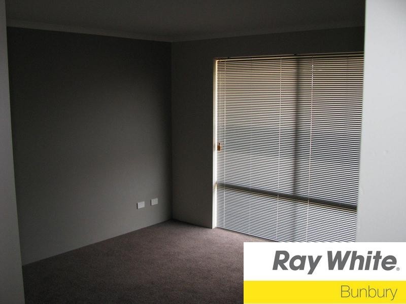 4 Wiroo Loop, Dalyellup WA 6230