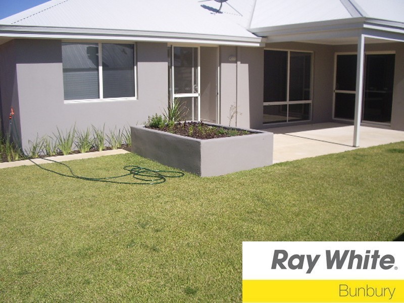 4 Wiroo Loop, Dalyellup WA 6230