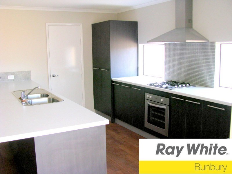 4 Wiroo Loop, Dalyellup WA 6230