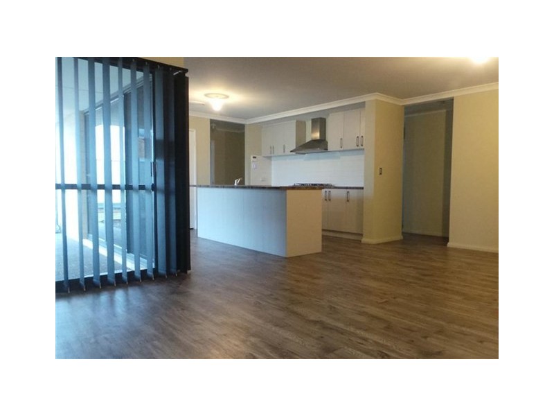 14 Chrysoberyl View, Australind WA 6233