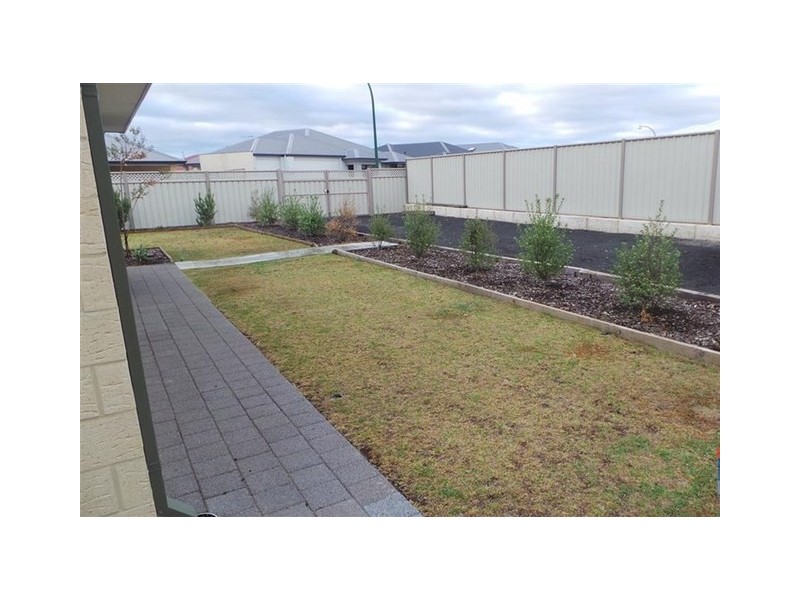 14 Chrysoberyl View, Australind WA 6233