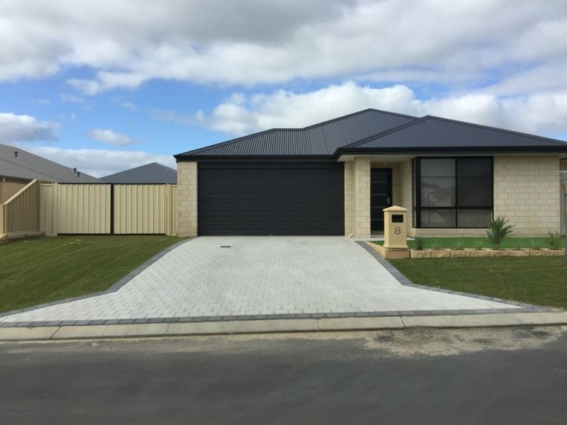 8 Myanore Way, Millbridge WA 6232