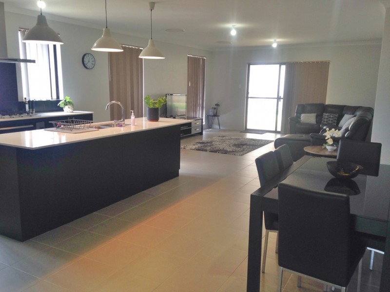 8 Myanore Way, Millbridge WA 6232