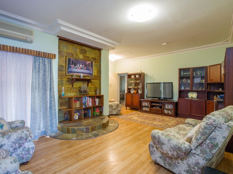 1 Nash Street, Glen Iris WA 6230