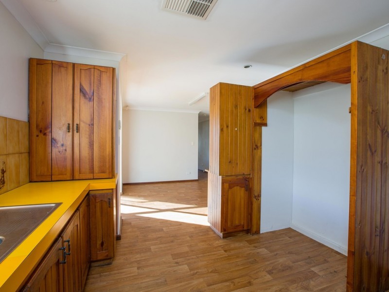 31 Sweeny Street, Carey Park WA 6230