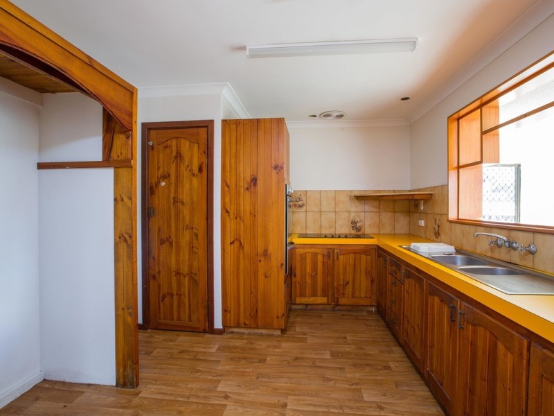 31 Sweeny Street, Carey Park WA 6230