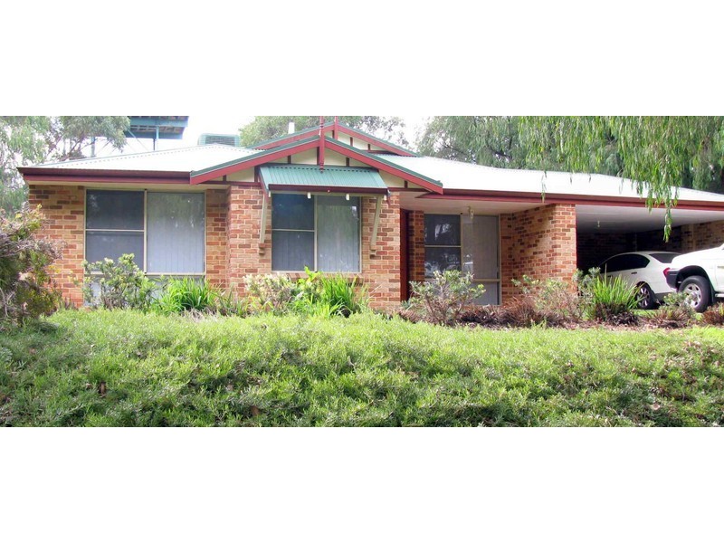 8 Admiralty Place, Australind WA 6233