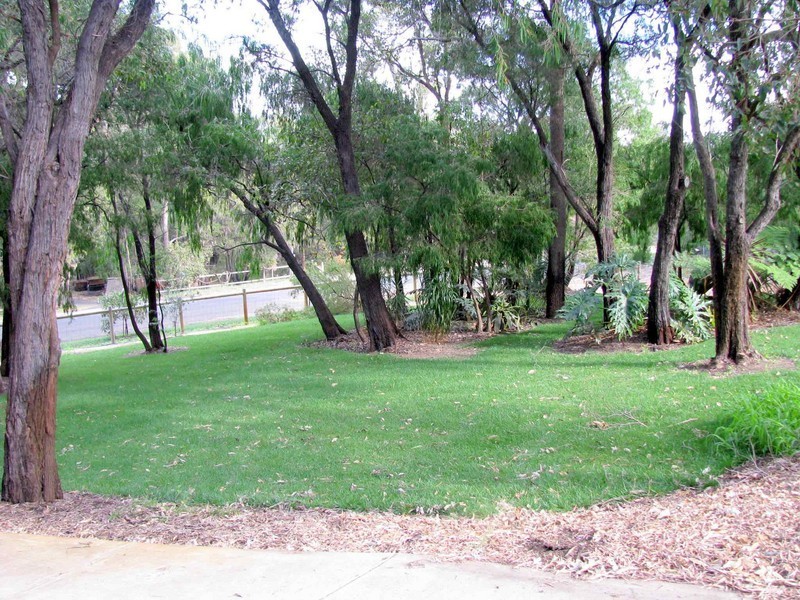 8 Admiralty Place, Australind WA 6233