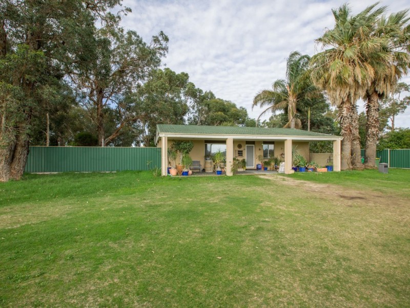 36 Vittoria Road, Glen Iris WA 6230
