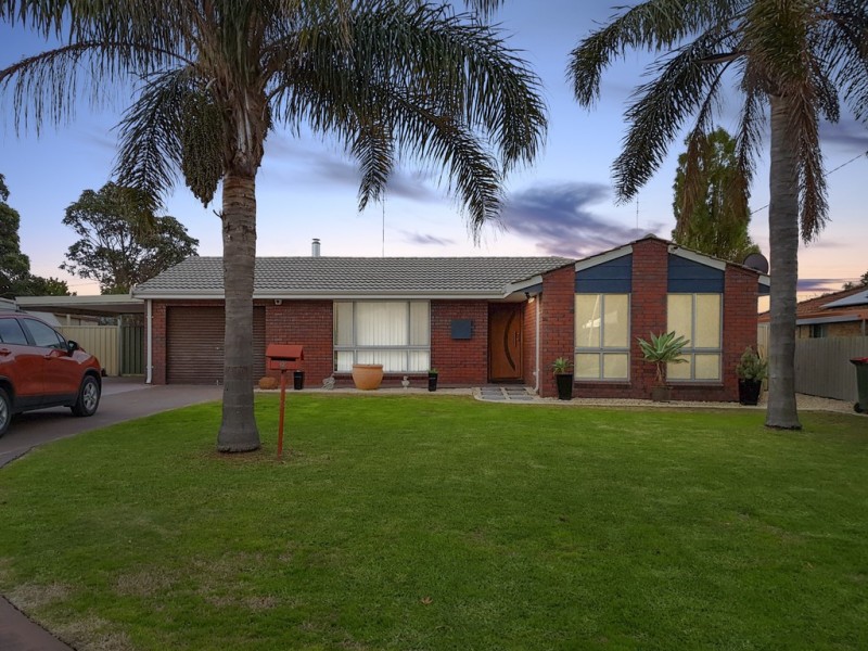 4 Bramble Grove, Carey Park WA 6230