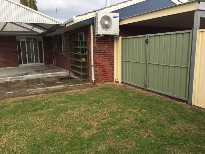 4 Bramble Grove, Carey Park WA 6230